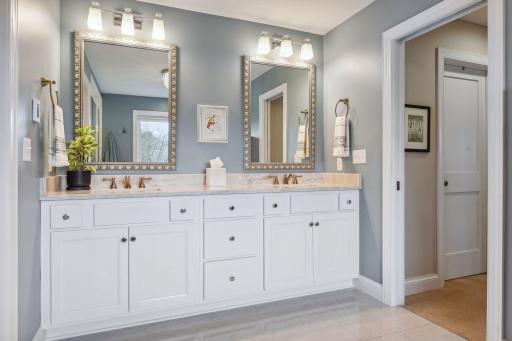 5717 Chowen Avenue S, Edina, MN 55410