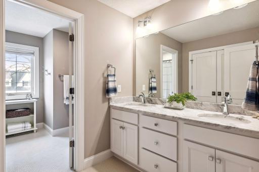 5717 Chowen Avenue S, Edina, MN 55410