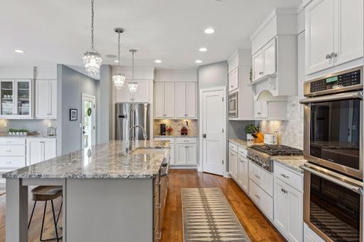 5717 Chowen Avenue S, Edina, MN 55410