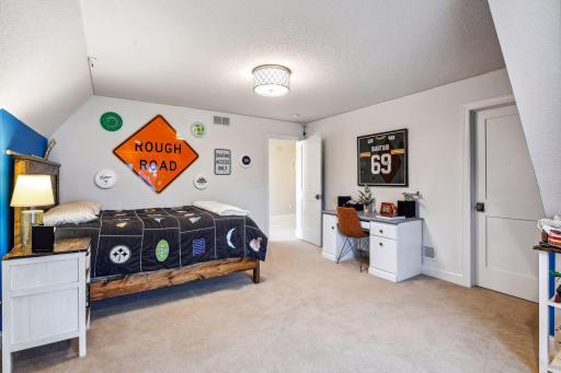 5717 Chowen Avenue S, Edina, MN 55410