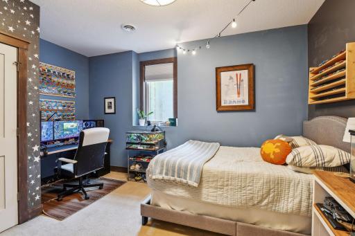5717 Chowen Avenue S, Edina, MN 55410