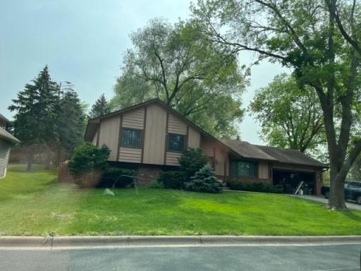 301 Swanson Circle, Burnsville, MN 55306