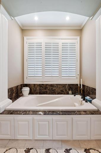 18767 Bearpath Trail, Eden Prairie, MN 55347