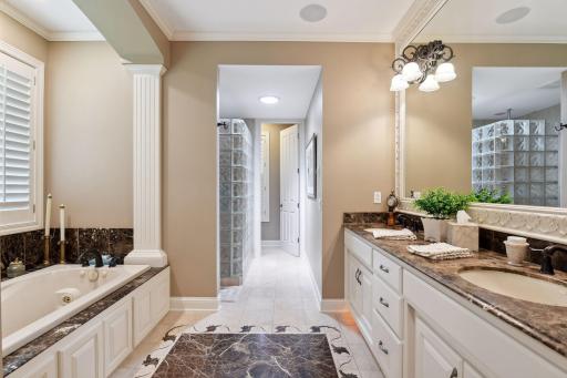 18767 Bearpath Trail, Eden Prairie, MN 55347