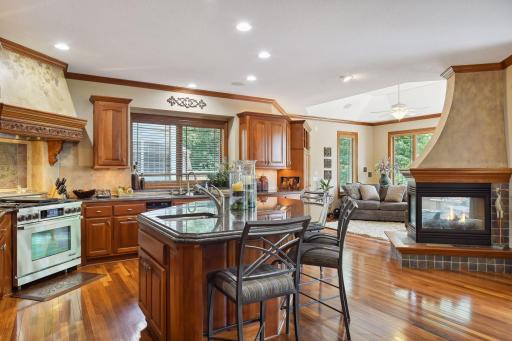 18767 Bearpath Trail, Eden Prairie, MN 55347