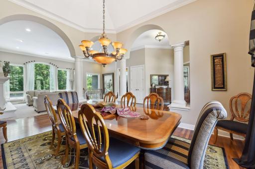 18767 Bearpath Trail, Eden Prairie, MN 55347