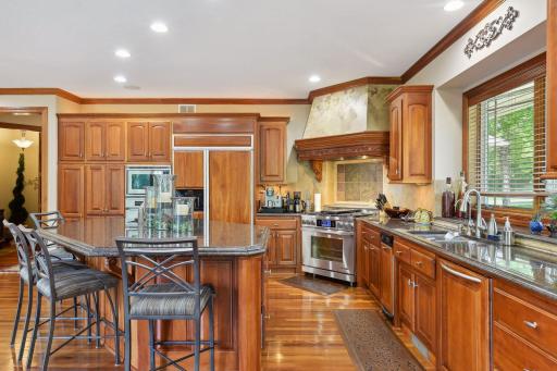 18767 Bearpath Trail, Eden Prairie, MN 55347