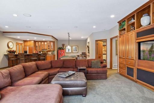 18767 Bearpath Trail, Eden Prairie, MN 55347