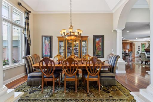 18767 Bearpath Trail, Eden Prairie, MN 55347