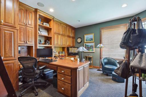 18767 Bearpath Trail, Eden Prairie, MN 55347