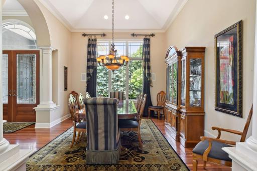 18767 Bearpath Trail, Eden Prairie, MN 55347