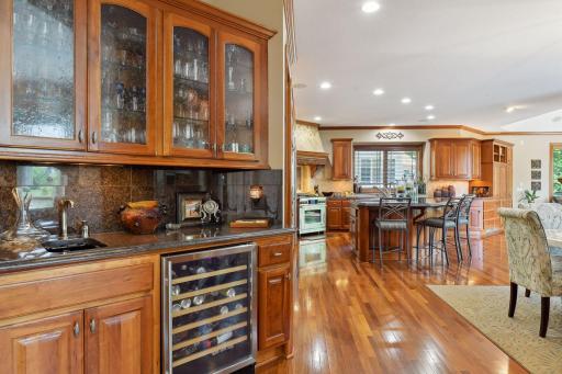 18767 Bearpath Trail, Eden Prairie, MN 55347