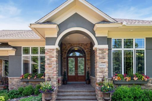 18767 Bearpath Trail, Eden Prairie, MN 55347