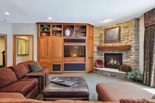 18767 Bearpath Trail, Eden Prairie, MN 55347
