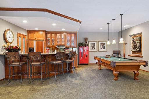 18767 Bearpath Trail, Eden Prairie, MN 55347