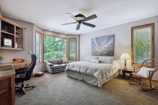 18767 Bearpath Trail, Eden Prairie, MN 55347
