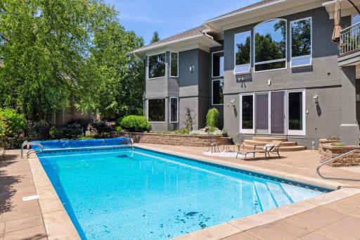 18767 Bearpath Trail, Eden Prairie, MN 55347