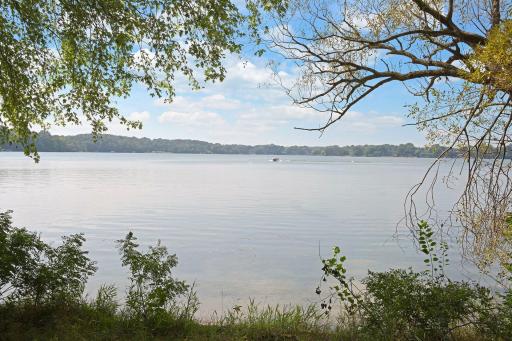 18767 Bearpath Trail, Eden Prairie, MN 55347