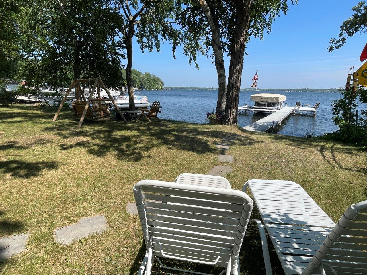 4-Level lakeside yard (1).jpg
