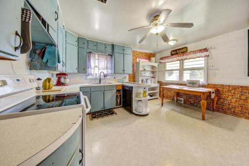 10 Kitchen_dining.jpg