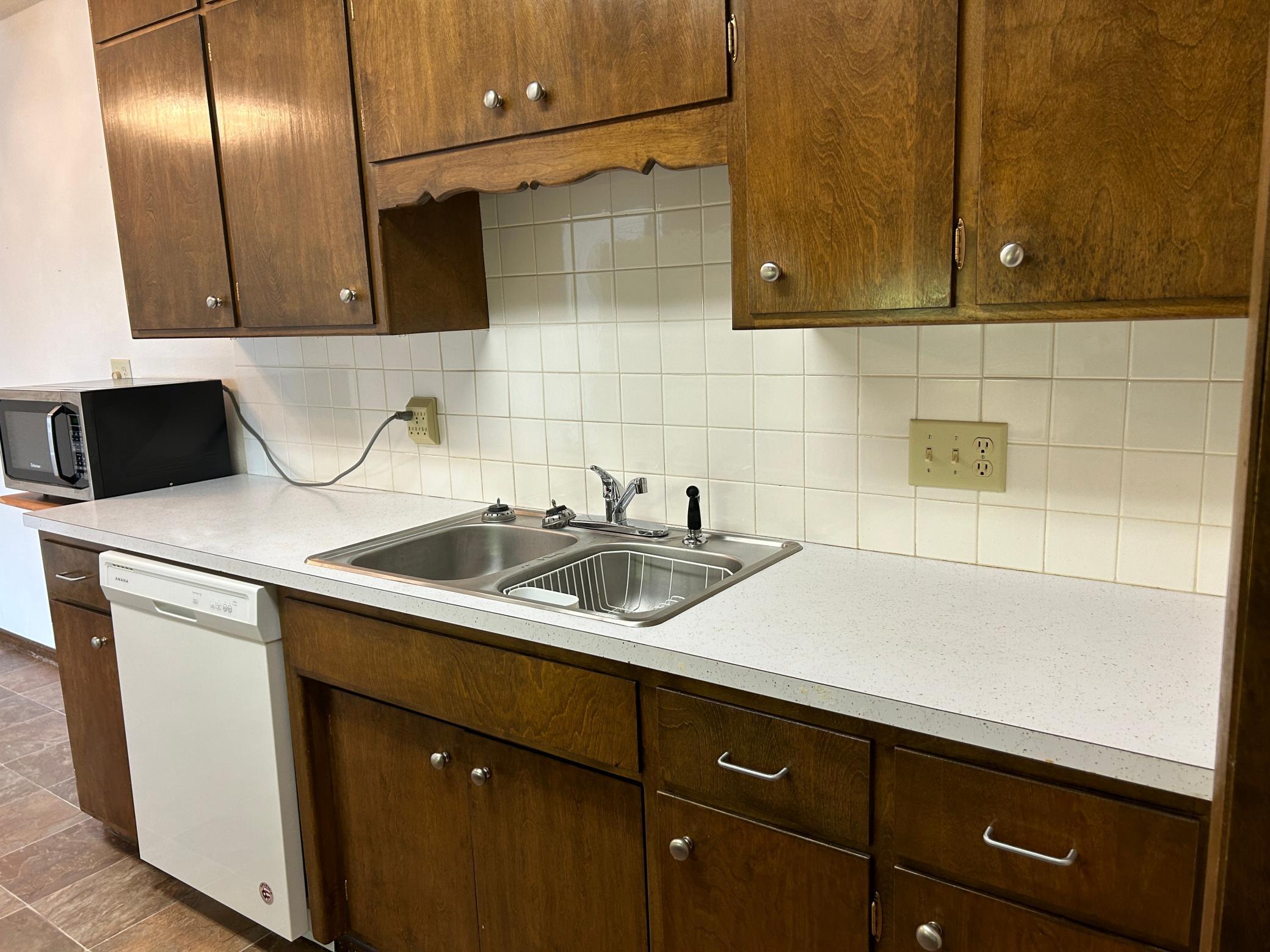 Plenty Of Cupboards And Countertops.JPG