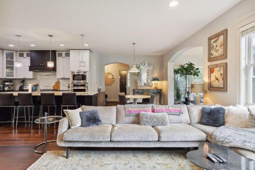 6024 Saint Johns Avenue, Edina, MN 55424