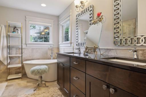 6024 Saint Johns Avenue, Edina, MN 55424