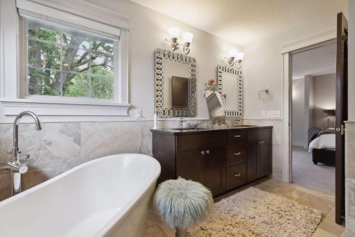 6024 Saint Johns Avenue, Edina, MN 55424