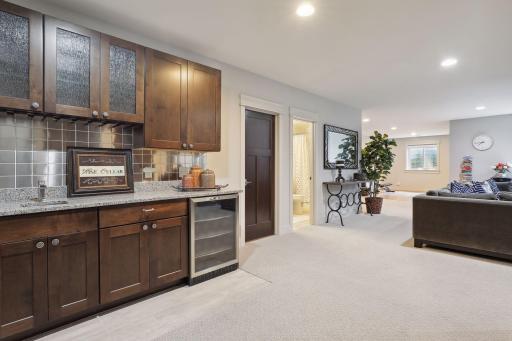 6024 Saint Johns Avenue, Edina, MN 55424