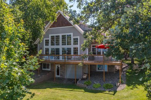 Luxury Lakeside Cottage on Crosslake of the beautiful Whitefish Chain.