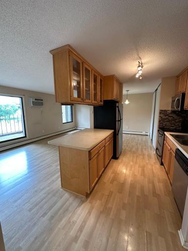 4110 Rahn Road, 202, Eagan, MN 55122