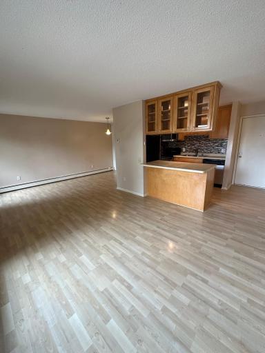 4110 Rahn Road, 202, Eagan, MN 55122