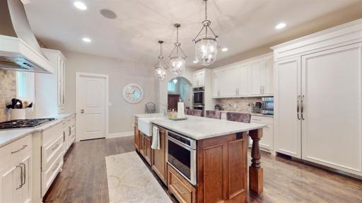 Comfortable and Functional Kitchen Island