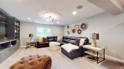 5524 Warden Avenue, Edina, MN 55436