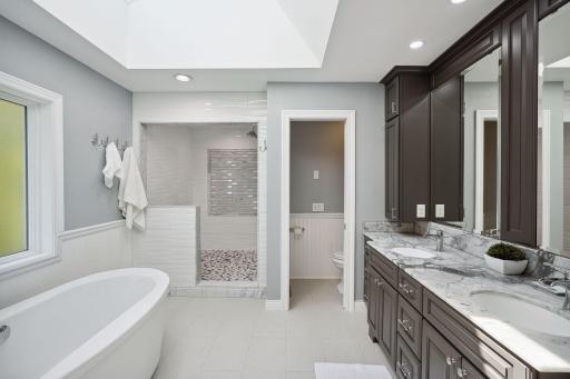 2807 Mckenzie Point Road, Wayzata, MN 55391