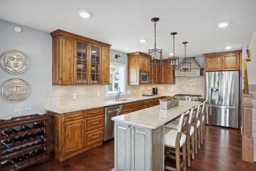 2807 Mckenzie Point Road, Wayzata, MN 55391