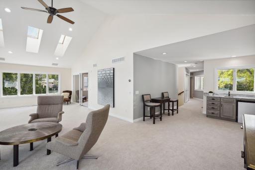 2807 Mckenzie Point Road, Wayzata, MN 55391