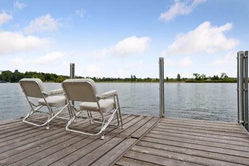 2807 Mckenzie Point Road, Wayzata, MN 55391