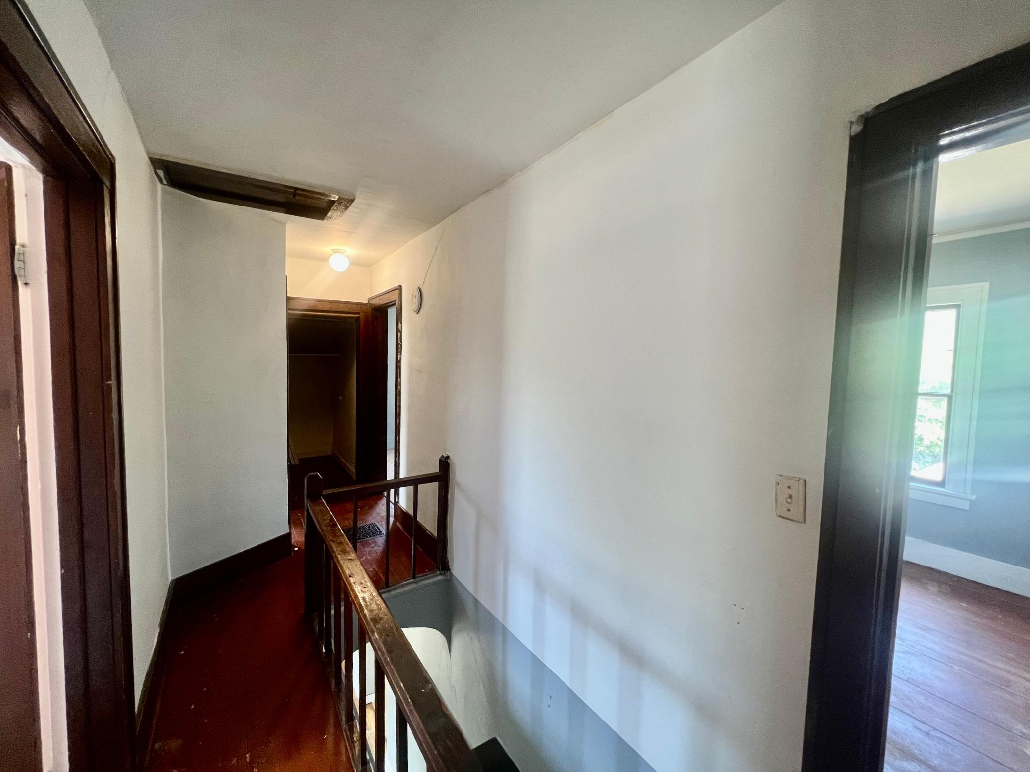 Hallway/stairwell