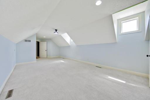 8870 Callander Circle, Lakeville, MN 55044