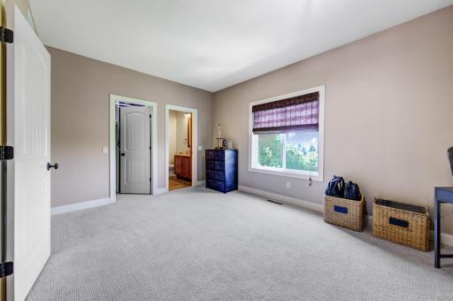 8870 Callander Circle, Lakeville, MN 55044