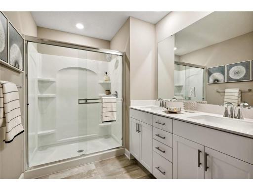 Raleigh Owner's Ensuite - Photo of Model