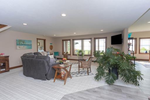17228 Aaron Heights NW, Evansville, MN 56326