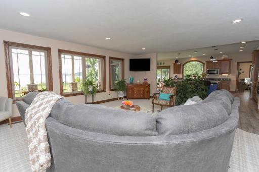 17228 Aaron Heights NW, Evansville, MN 56326