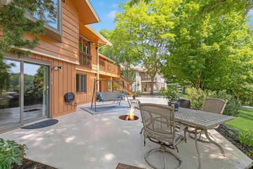 Welcoming space to enjoy lovely vistas!