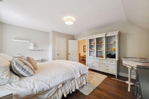 5224 Blake Road S, Edina, MN 55436