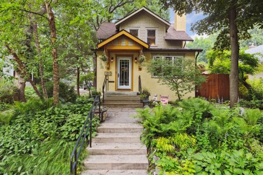 215 Cecil Street SE, Minneapolis, MN 55414