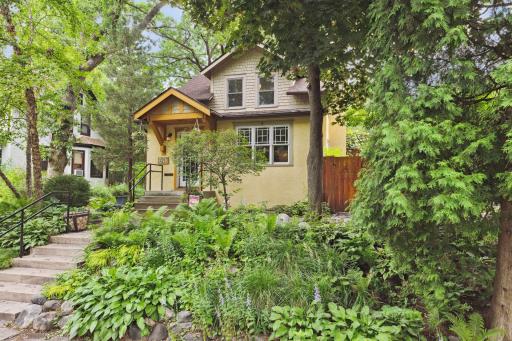 215 Cecil Street SE, Minneapolis, MN 55414