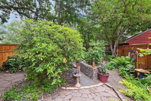 215 Cecil Street SE, Minneapolis, MN 55414