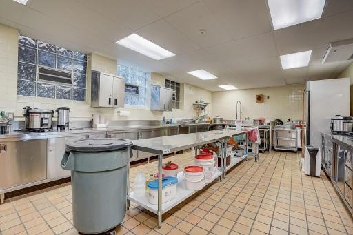 717 Highway 7, Hopkins, MN 55305